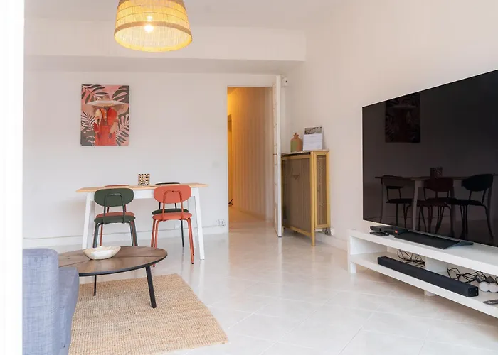 2 Pieces - 4 Personnes - Entierement Equipe Et Idealement Situe Proche Toutes Commodites