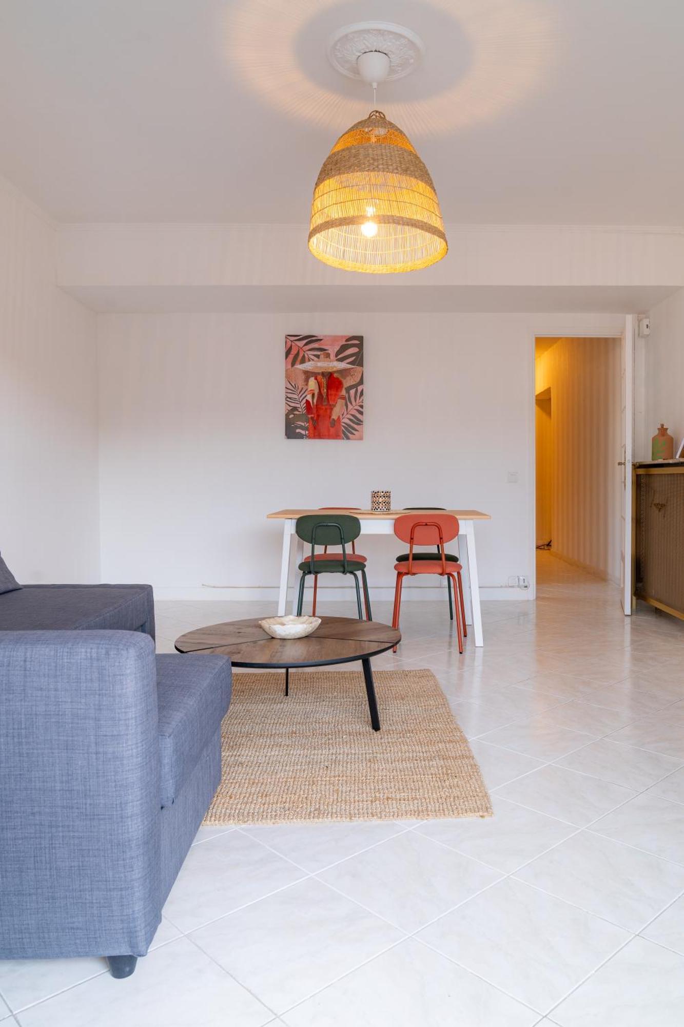 2 Pieces - 4 Personnes - Entierement Equipe Et Idealement Situe Proche Toutes Commodites Menton