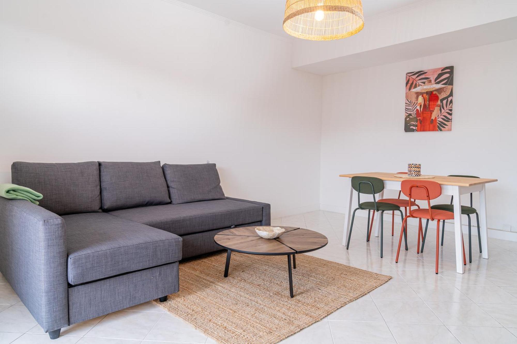 2 Pieces - 4 Personnes - Entierement Equipe Et Idealement Situe Proche Toutes Commodites Appartement Menton