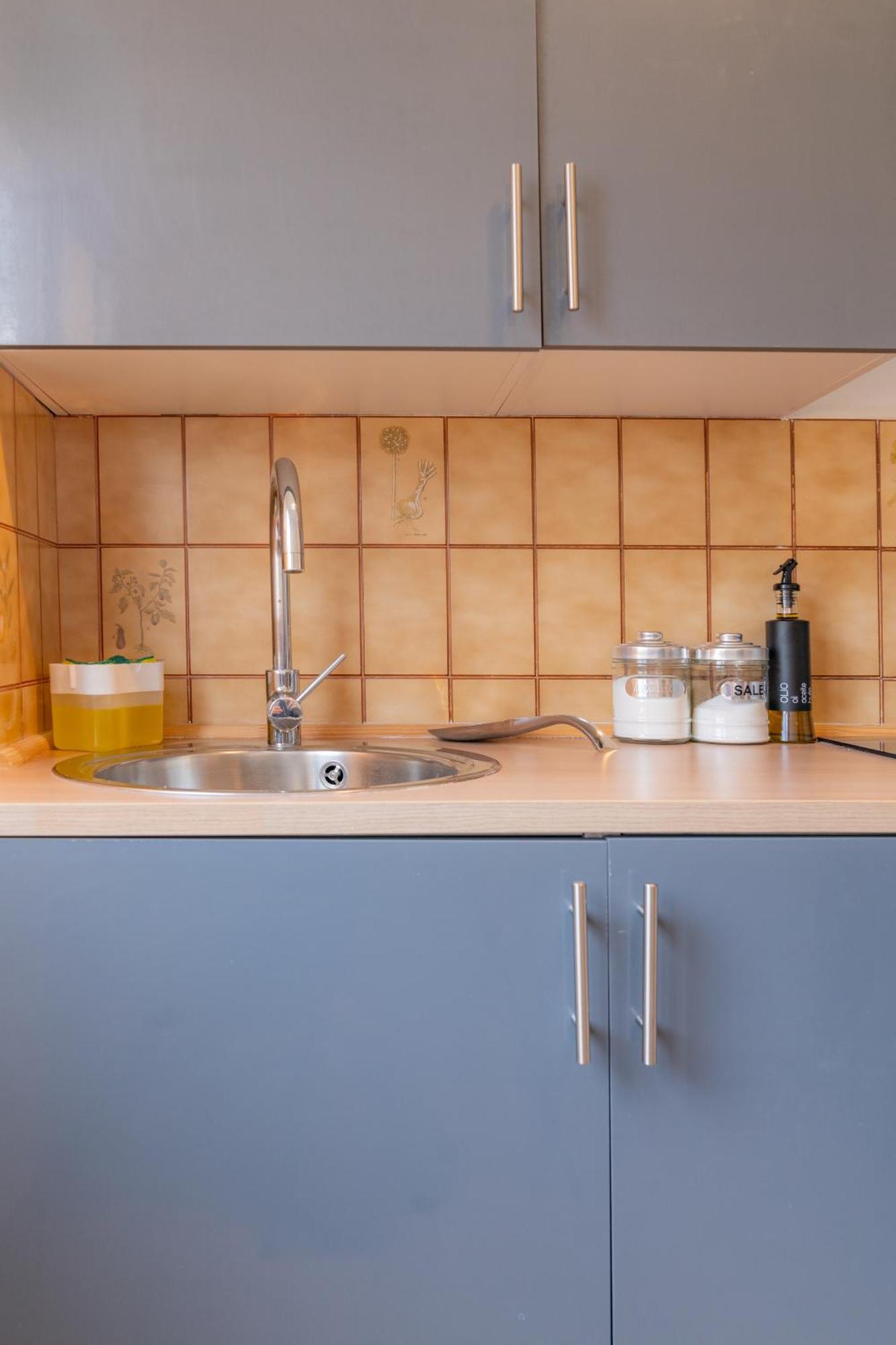 2 Pieces - 4 Personnes - Entierement Equipe Et Idealement Situe Proche Toutes Commodites * Menton
