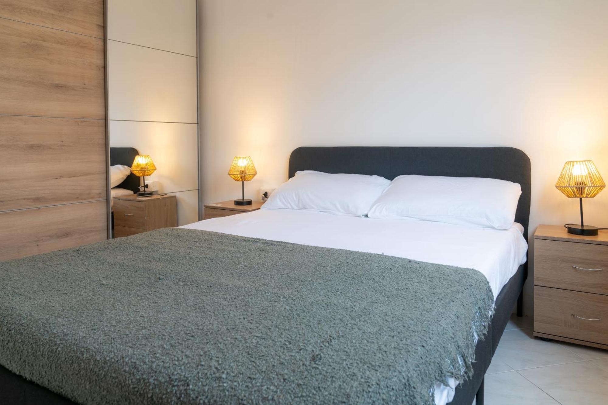 2 Pieces - 4 Personnes - Entierement Equipe Et Idealement Situe Proche Toutes Commodites Appartement *